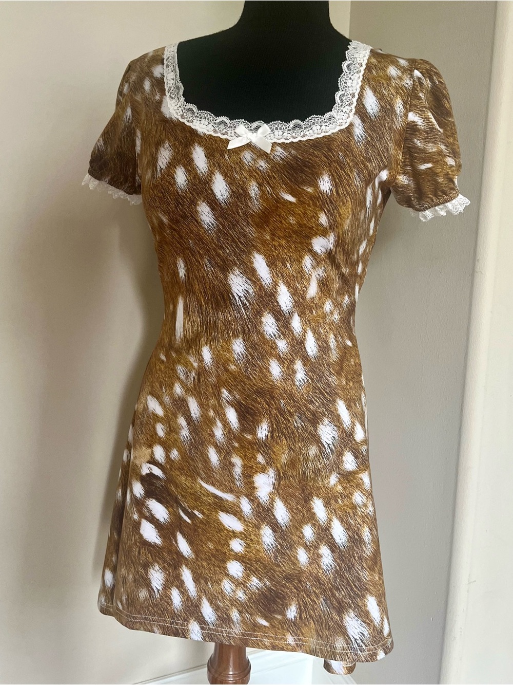 Bodycitated fawn prayer mini dress Size